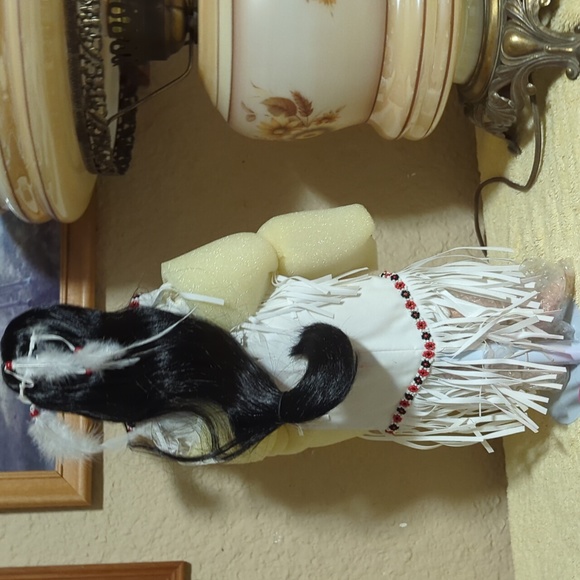 New Vintage Collectible Paradise Galleries Porcelain Native American Doll 17" - Picture 11 of 16